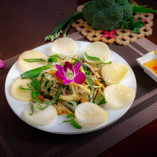 GỎI NẤM LÁ CHANH